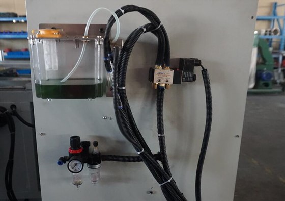 全自動(dòng)鋁材切割機(jī)微量潤滑裝置 全自動(dòng)鋁材切割機(jī)微量潤滑裝置