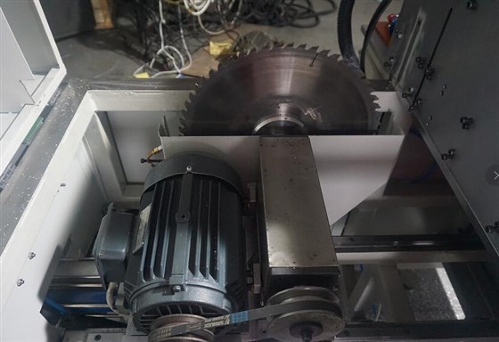 鋁型材切割機(jī) 鋁型材切割機(jī)