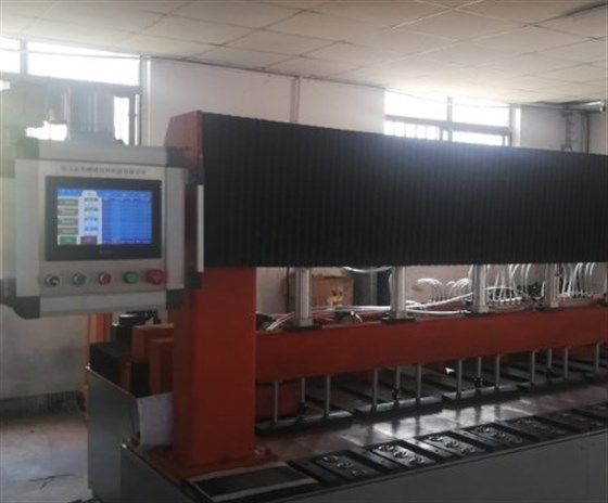 鋁蜂窩板材切割機 鋁蜂窩板材切割機