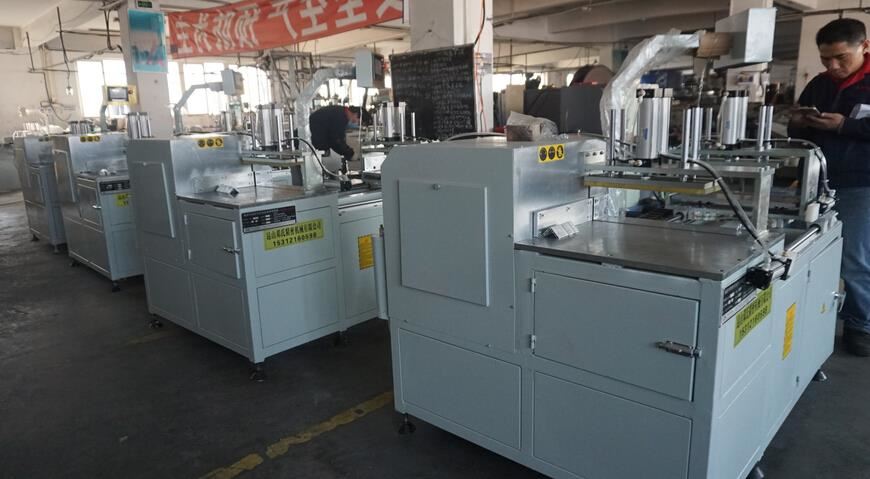 【常州】新能源汽車配件銅條全自動切割機，單次鋸切4根，黃總隨即訂購