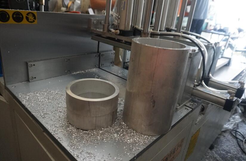 【江西】6063鋁合金切割，使用鄧氏DS-A400全自動鋁切割機