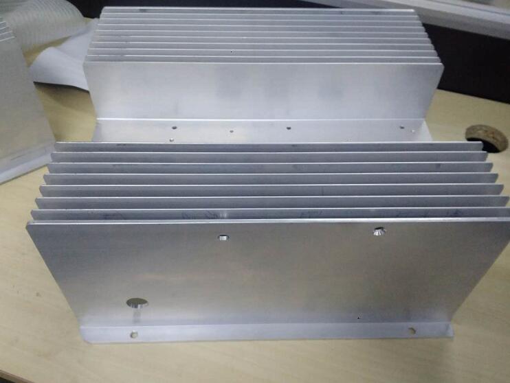 【蘇州】鋁合金散熱器切割機(jī)精度高，客戶陸續(xù)訂購2臺(tái)